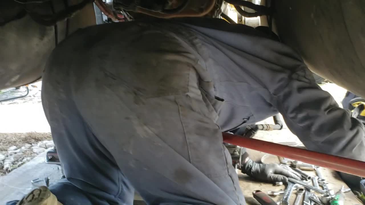 TIGHTENING UP THE TRANSMISSION (of the Freightliner)