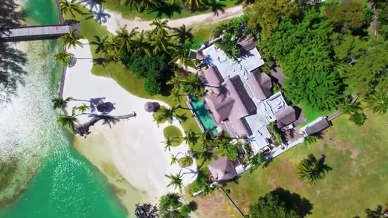Beachfront Villa with Views Over the Indian Ocean