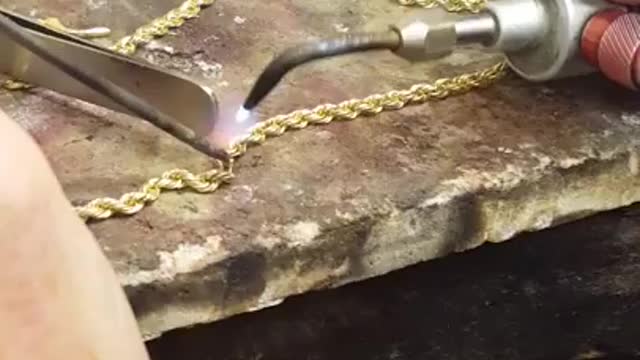 Repairing a hollow rope chain