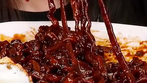 Black Bean Noodles Jjajangmyeon & Fried Eggs #zoeyasmr #zoeymukbang #bigbites #mukbang #asmr #food #