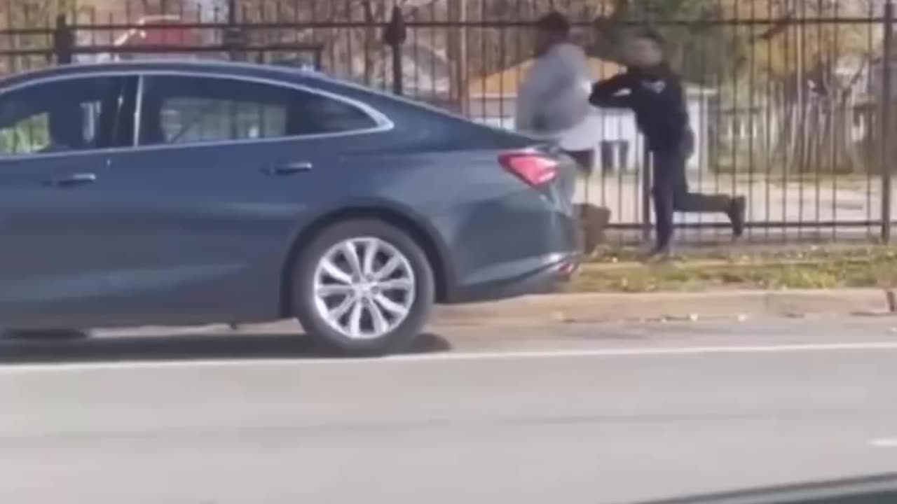 Chicago Police catch a suspect during a foot pursuit.