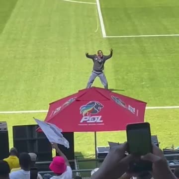 SAPS officer dancing at MTN 8 semi final 02102022