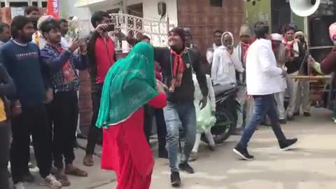 AISA DANCE DEKHA H KAHI