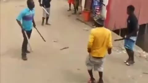 Neighbour fighting