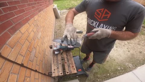 HOW TO : REMOVE CRUSTY DRY SAND AND CEMENT FROM A FILTHY TROWEL