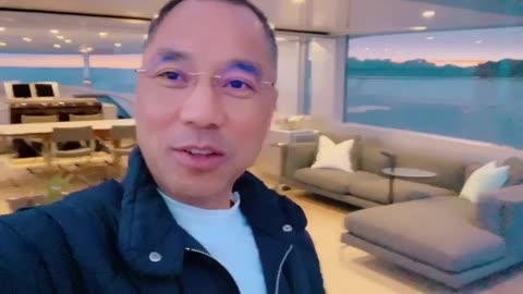 20190910文贵先生视频：凌晨6：00向大家报平安，昨天晚餐, 加上亡腚肛兒子弄壞船上的沙發, 至少毀了十萬美元, TNND, 非叫亡腚肛賠不可！