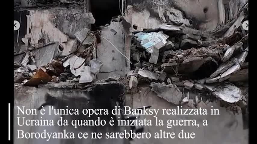 Bansky, i murale sui palazzi distrutti a Borodyanka, in Ucraina