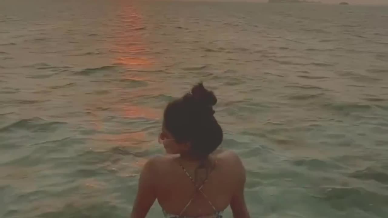 Summer beach sun kiss