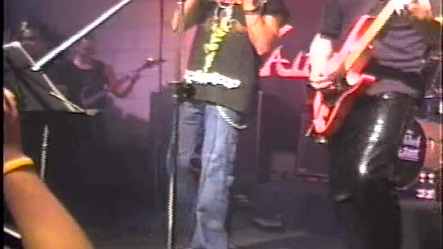 Dr Feelgood (Motley Crue Cover) Live in Brazil2005