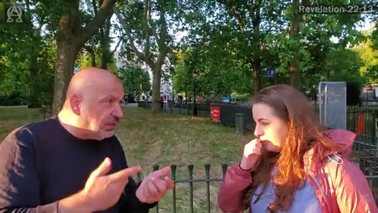 Speakers Corner - A Muslim Talks To Ellie About Muhammad's Marriage To Aisha, Siraj interrupts