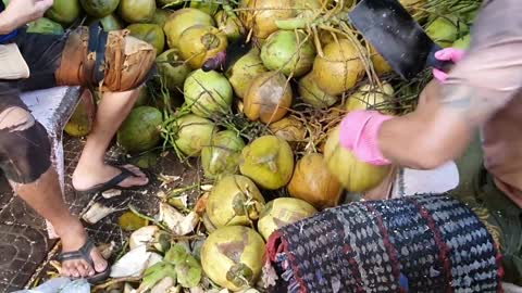 Amazing Coconut Cutting Skills - Cambodia Fruit Street