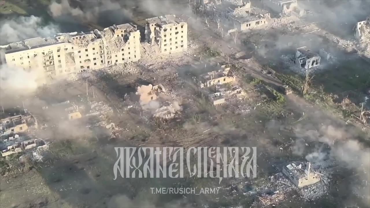 Work of Russian artillery and TOS-1A against Ukrainian position in Chasov yar