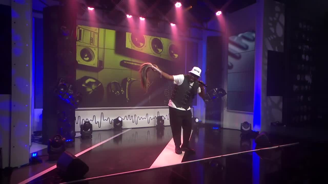 Mnqobi Yazo performs ‘Umlungu Wami’ — Massive Music - S6 Ep 31