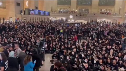 Protest demanding Cease fire and opposing the Israel Gaza invasion at Grand Central Station