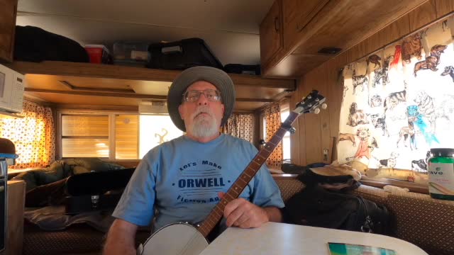 Fly All Around banjo, 1st boss Whiskey drinking, Half-a-Rat: First Flight