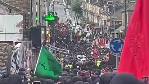 💥 This is what many small towns & cities in UK looks like now. It's beyond insane & spreading fast.