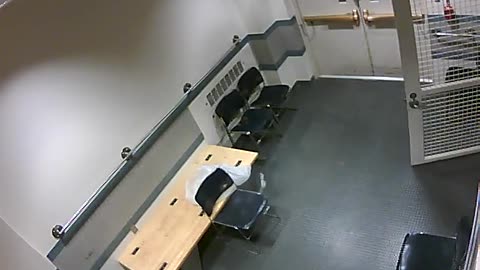 1657HQOB02PrisonerProcessingLobby_2021-01-06_22h00min00s860ms.mp4
