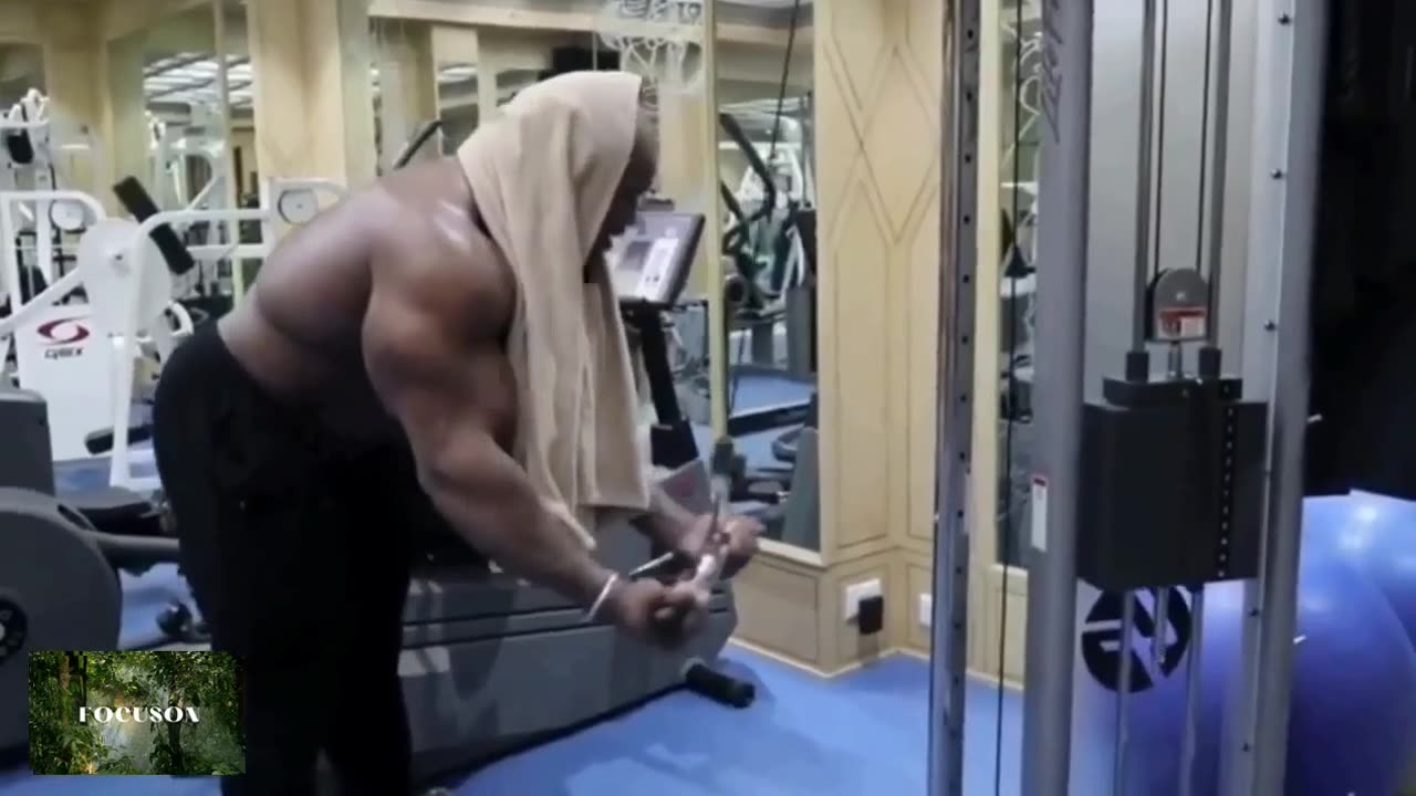 Intense Workout Session with Kai Greene: Pushing the Limits of Fitness