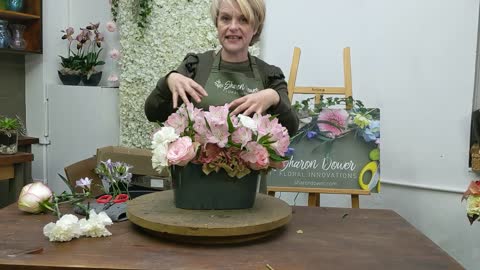 How to make a Massed Oval Flower Arrangement