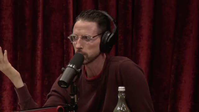 Joe Rogan: LOL Elon Taking Over Twitter & NeuraLink Will Solve Twitters Problems!