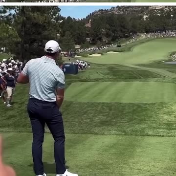 Snap city #golf #golfer #professional #athlete #emotions #anger #subtle #green #fairway #driver #pro