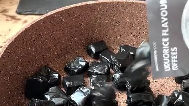 Licorice cream 🍨1 litre milk 2 packets of licorice candy 1 can condensed milk