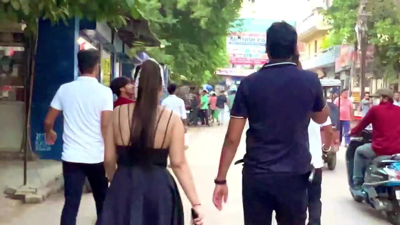russian lady in indian street road