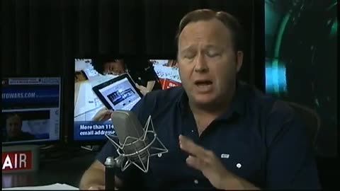 Alex Jones Show 4_28_11- New Obama Birth Certificate is a Forgery! 1_3