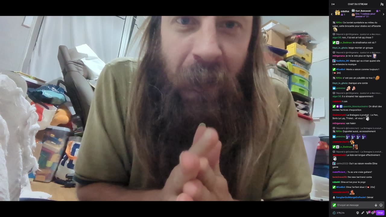 2023-03-31 (15bis.4) - Dîner seul après tout le monde - Twitch Triskelina (version avec chat)