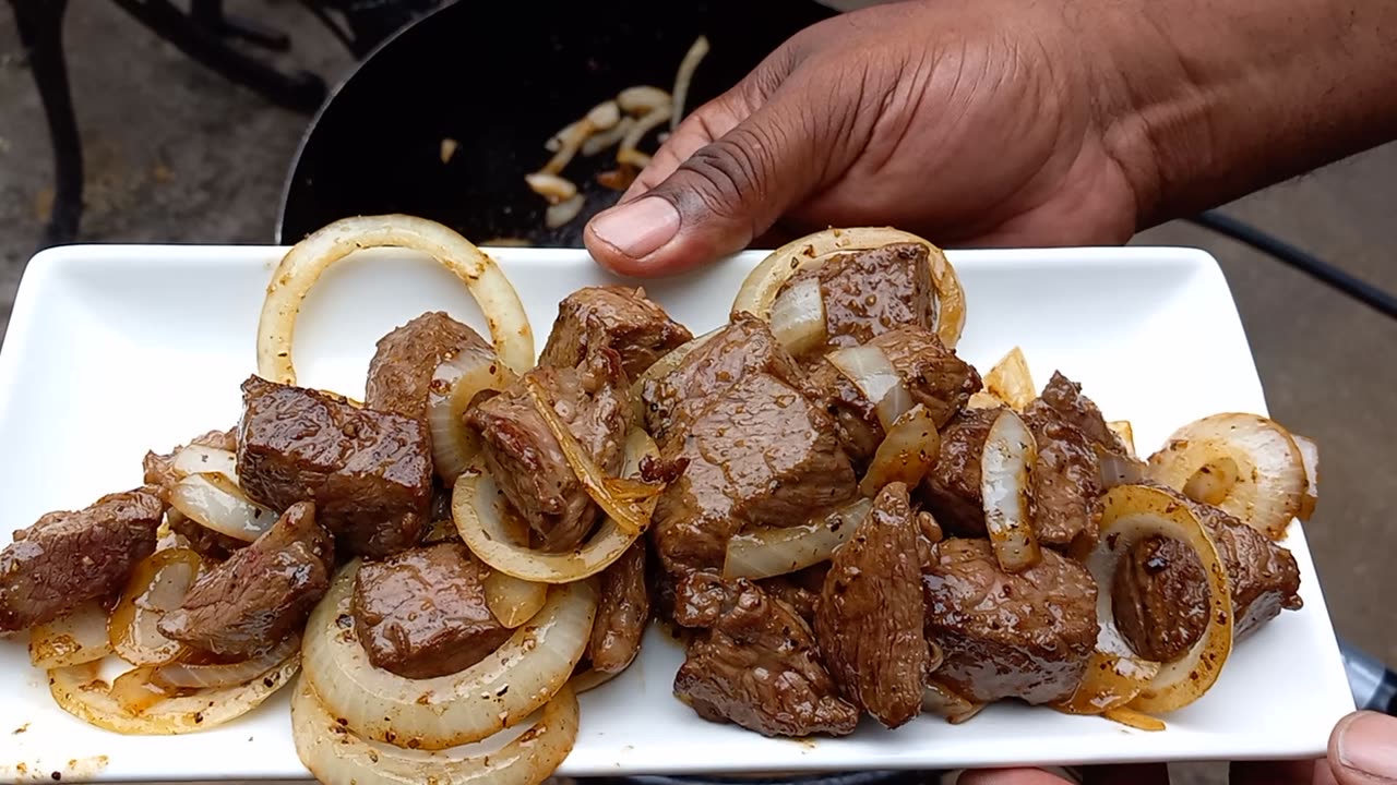 Cooking Steak And Onions Wok Style