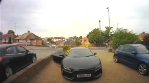 Audi R8 Silly car crash fail