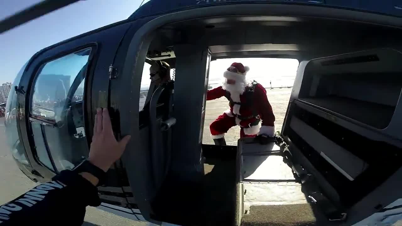 Skydiving Innovations USS Midway Santa Jump