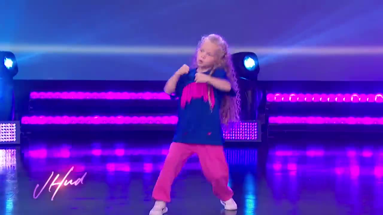 Incredible child dance star