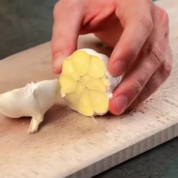 how to peel garlic quickly