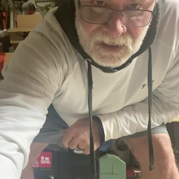 Trying to stay warm with some front-to-rear lunges... 60-4-60 Challenge, Day 28