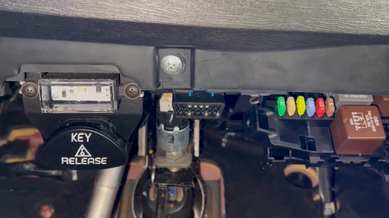 Mahindra XUV 500 Diagnostic Port Location