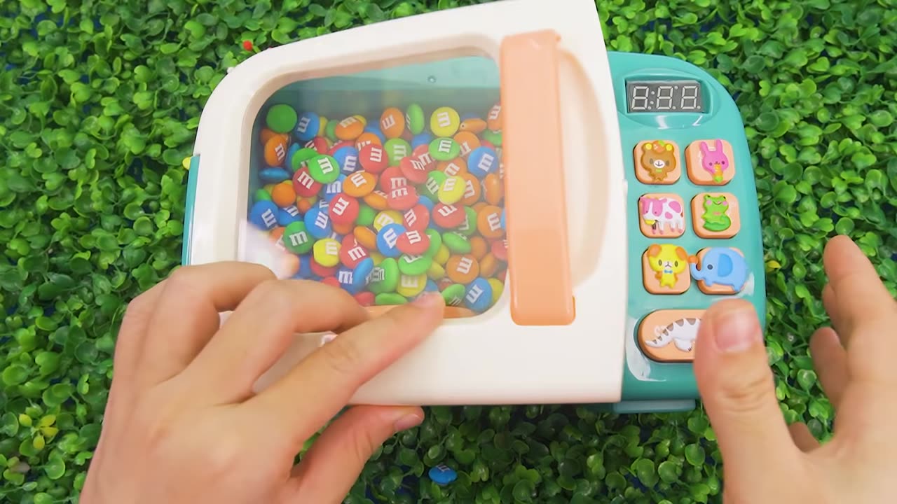 Satisfying Video ☆ Mixing Candy Magic Microwave Making Stress Ball)