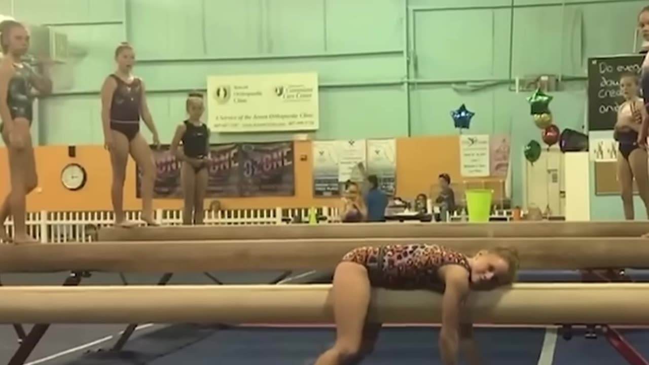 GYMNASTIK FAILS #shorts #28 #funny #funnyclips #fail #failscompilation #funnyvideos #failcompilation