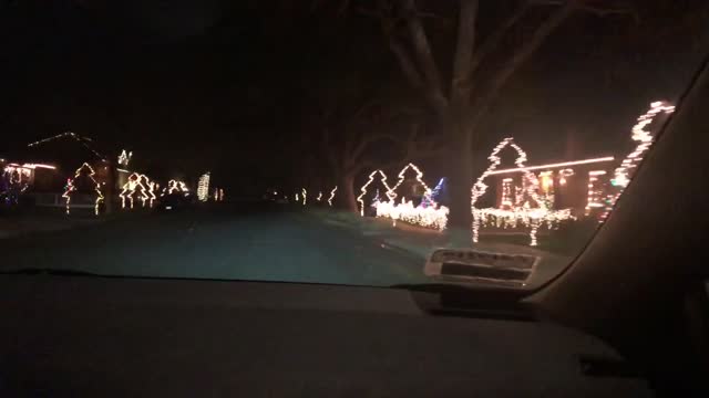 Willow Glen Holiday Lights Drive Thru Part VIII 12月8日2022年