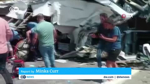 Dozens dead in Turkey after compounded road crashes | DW News