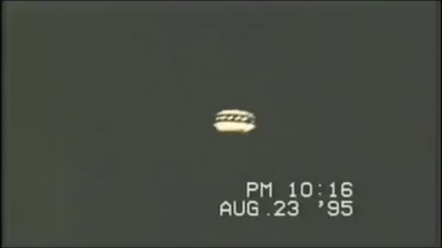 Could you see the WINDOWS of the UFO after 1 minute mark??