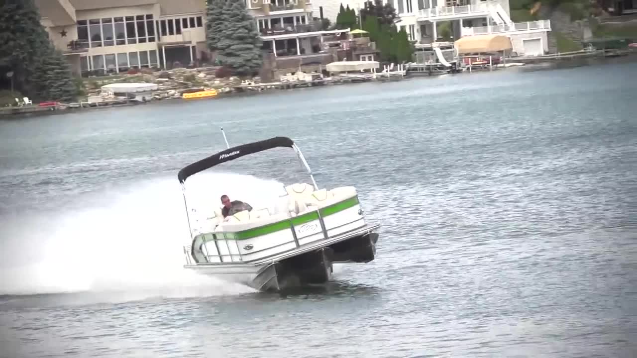 2015 Manitou Pontoon Boat Performance