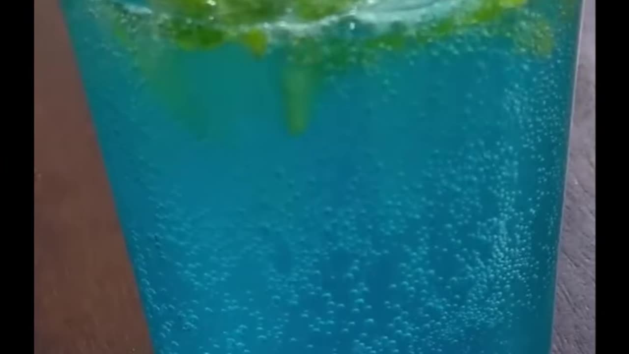 How to make blue mojito at home