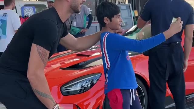 Andrew Tate Compliments Little Boy