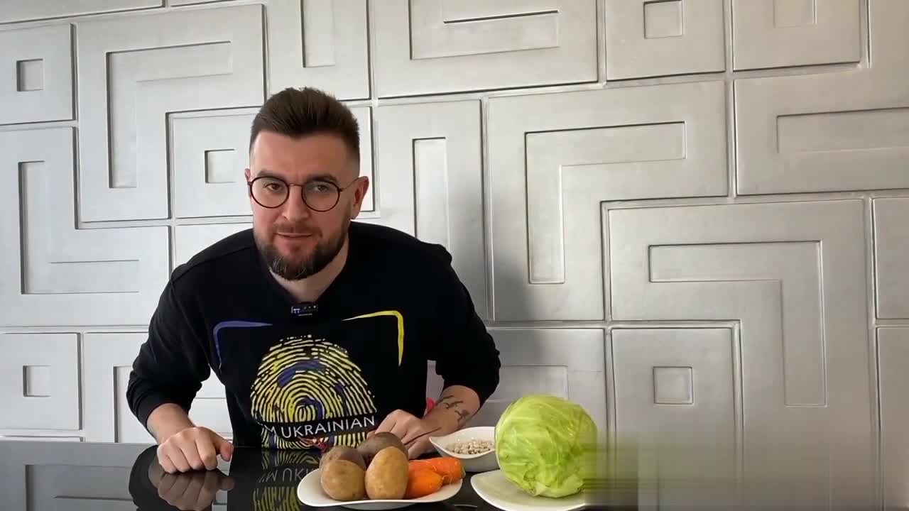 A well-known Ukrainian food blogger suggested users to cook fresh meat of Russian soldiers