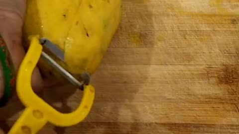 Professional mango slicing