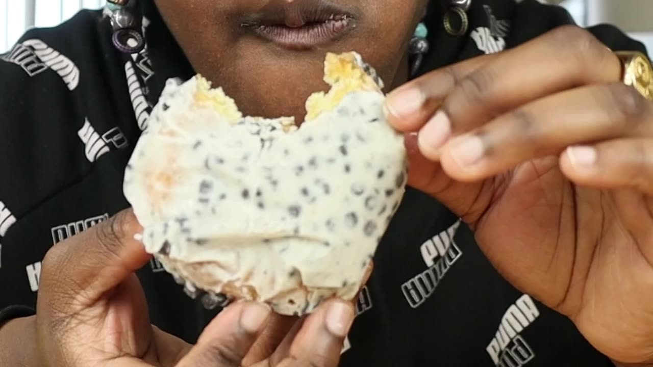 Cookies and cream super donut🍩😮‍💨🔥