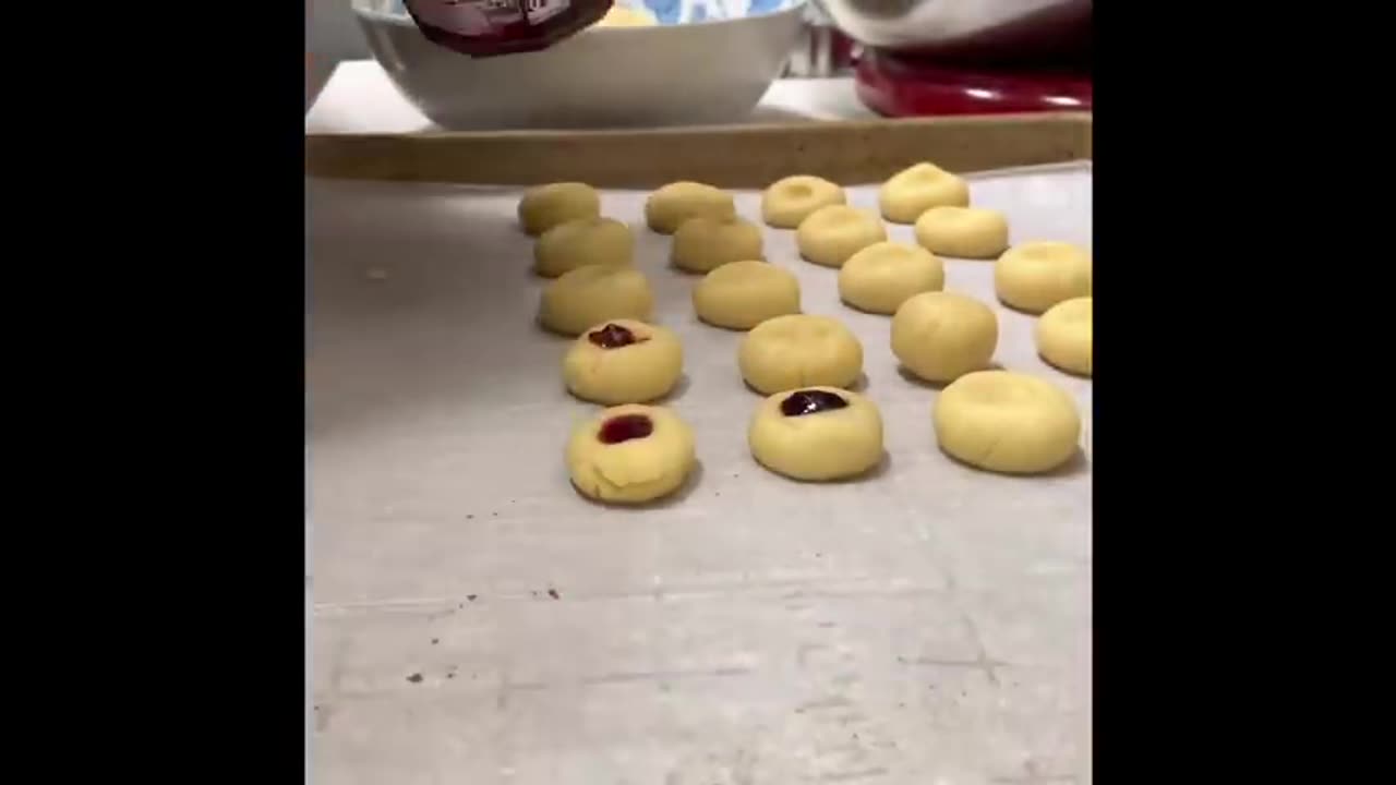 Thumbprints and carmelitas cookies / retro Christmas cookie recipes