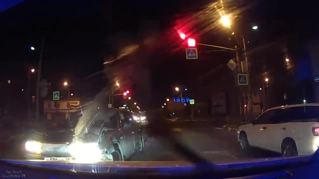 Crazy Drivers and Car Crashes DashCam