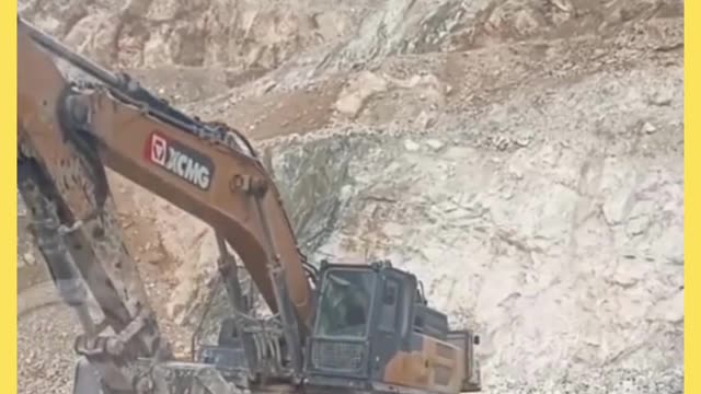 Amazing Talent for an excavator operator: Watch this!